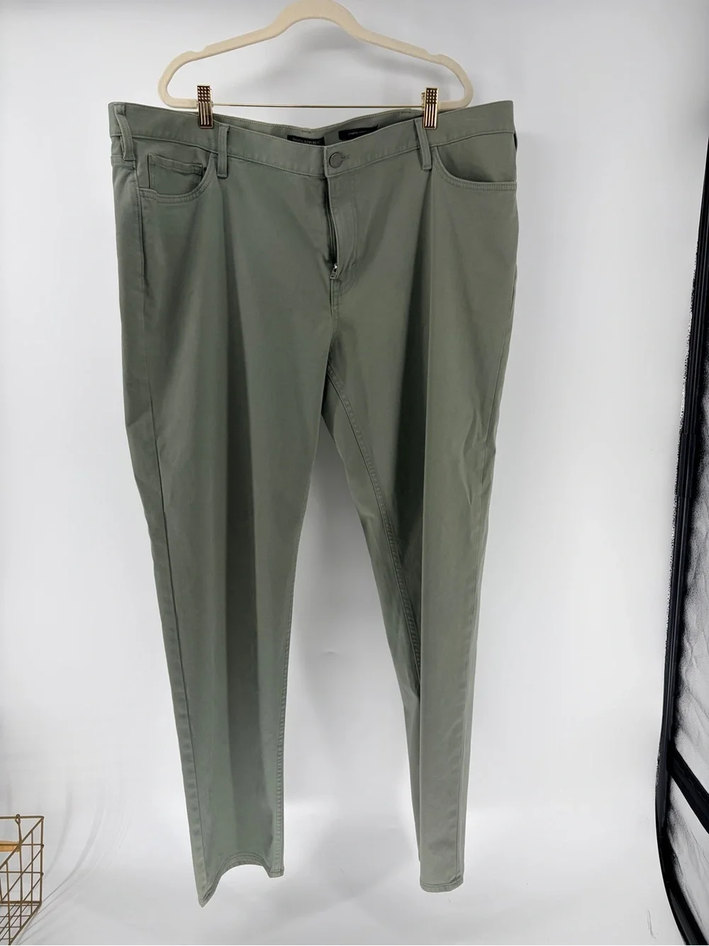 Banana Republic Traveler Athletic Tapered Fit Pants- Olive Green- 44x34